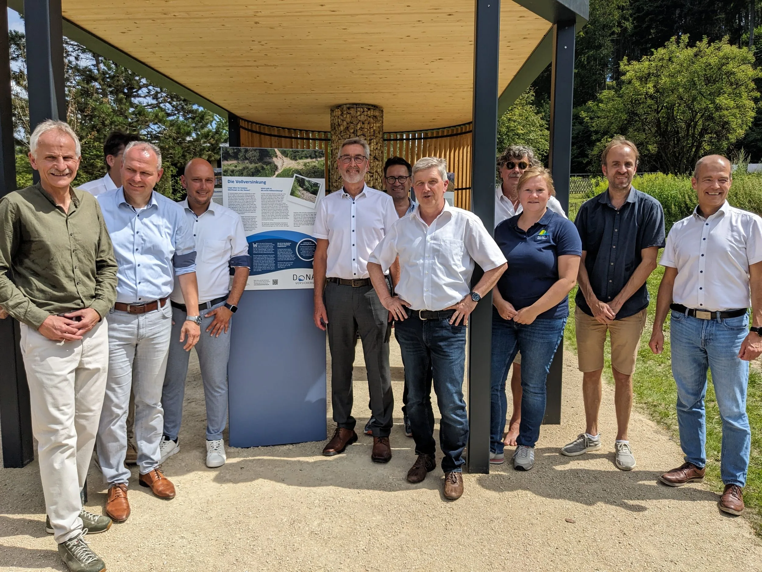 Gruppenbild Eröffnung Donauversickerung Info-Point Immnendingen im Donaubergland