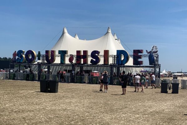 Schriftzug Southside, Festival-Zelt